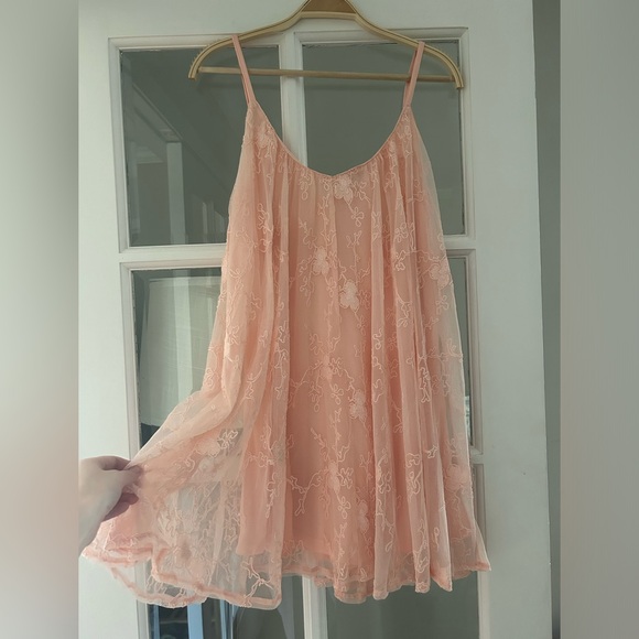 Light Pink Spaghetti Sleeve Floral Lace Dress - Picture 8 of 8